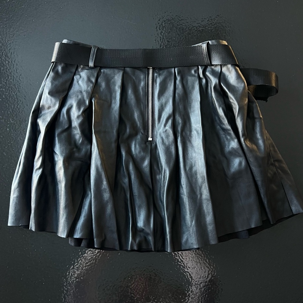 Poster Girl Dolls Kill Ready for Action Black Leather Skirt with Pouch Medium - Picture 8 of 8
